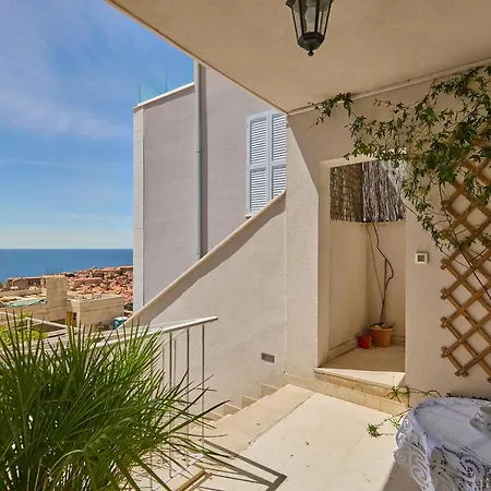 Over Old Town Ντουμπρόβνικ